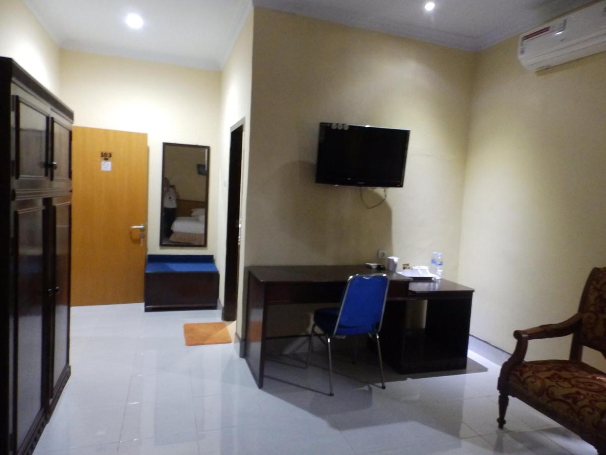 Bahari Family Hotel Bitung Esterno foto