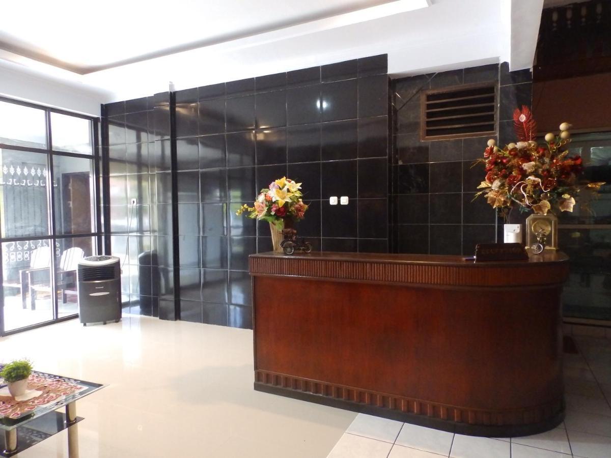 Bahari Family Hotel Bitung Esterno foto
