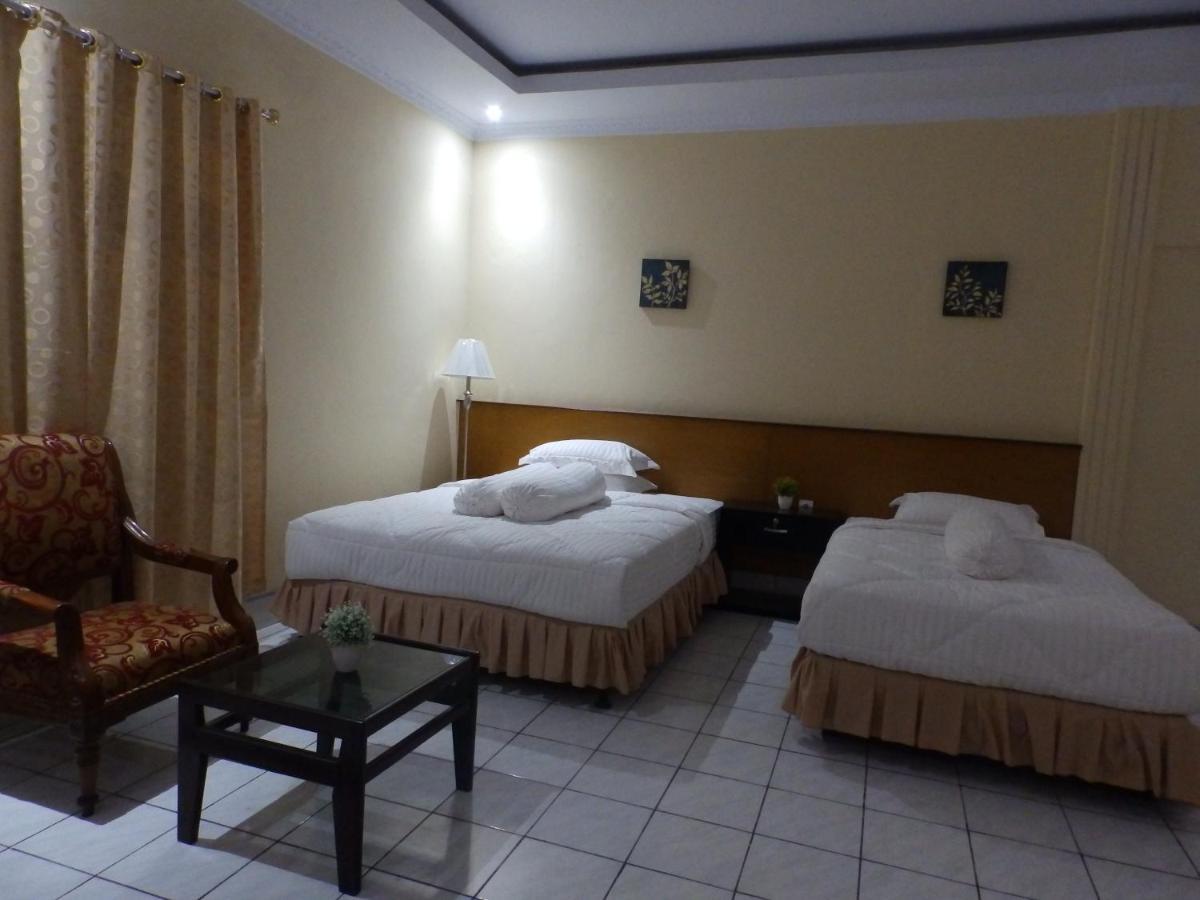 Bahari Family Hotel Bitung Esterno foto