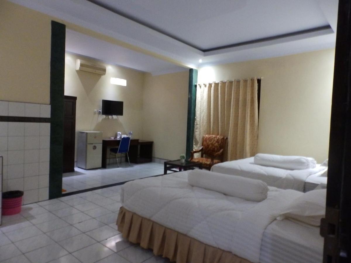 Bahari Family Hotel Bitung Esterno foto