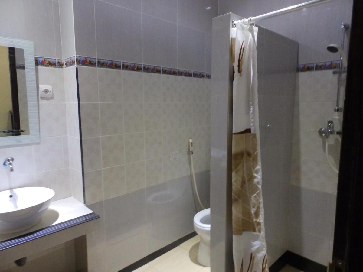 Bahari Family Hotel Bitung Esterno foto