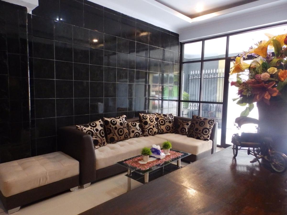Bahari Family Hotel Bitung Esterno foto