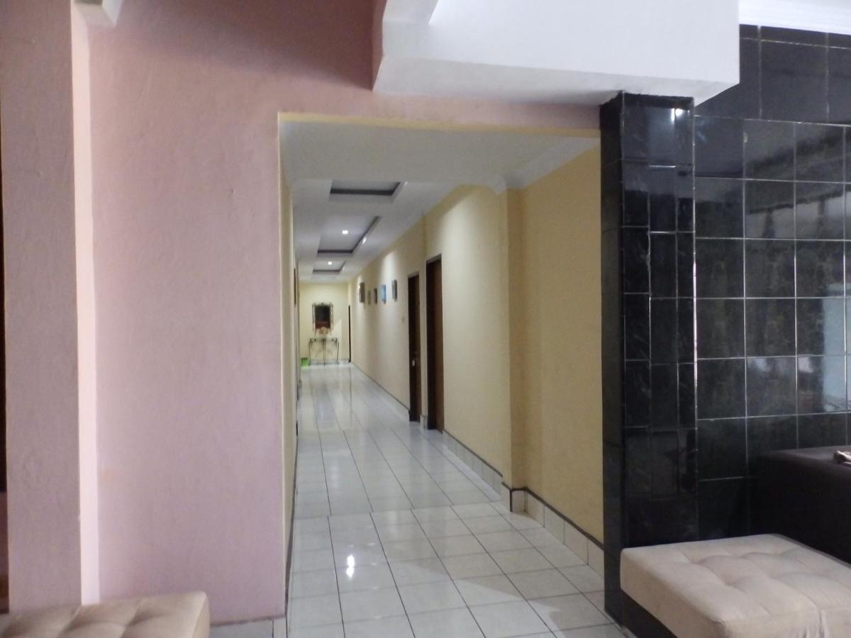 Bahari Family Hotel Bitung Esterno foto