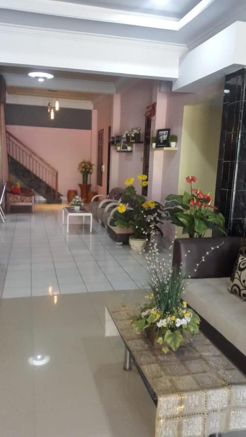 Bahari Family Hotel Bitung Esterno foto